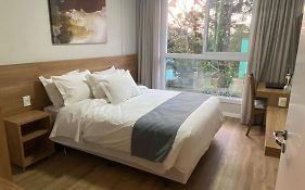 Flat NOVO com Piscina Aquecida e Sauna